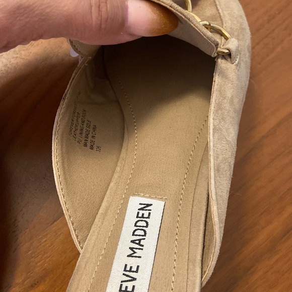Steve Madden, Forever Chain Mule, Sz 6.5, Tan w/ gold chain. - Picture 3 of 6